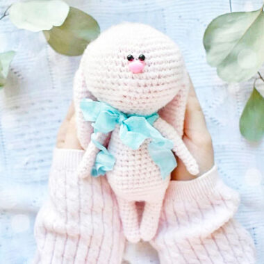 Harley the Spring Bunny Amigurumi Free Pattern (1)