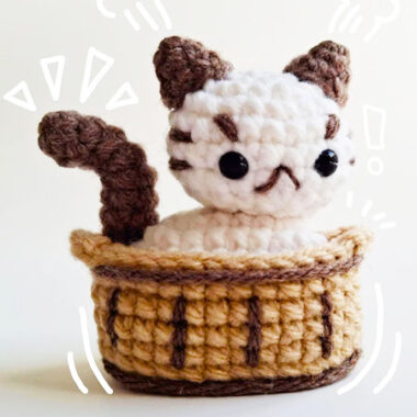 Amigurumi White Baby Kitty Sitting in a Basket (1)