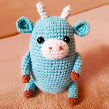 Blue Cow Keychain Amigurumi Free Pattern (1)