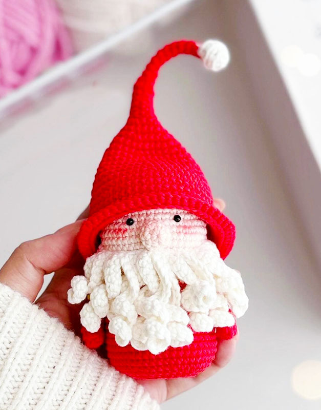 Santa Claus with Cute Christmas Hat Amigurumi Pattern (2)