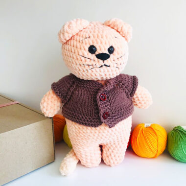 Velvet Cat Cuddlepaws PDF Crochet Free Pattern (1)