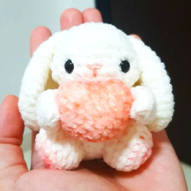 Keychain the Chubby Bunny Amigurumi Free Pattern (1)
