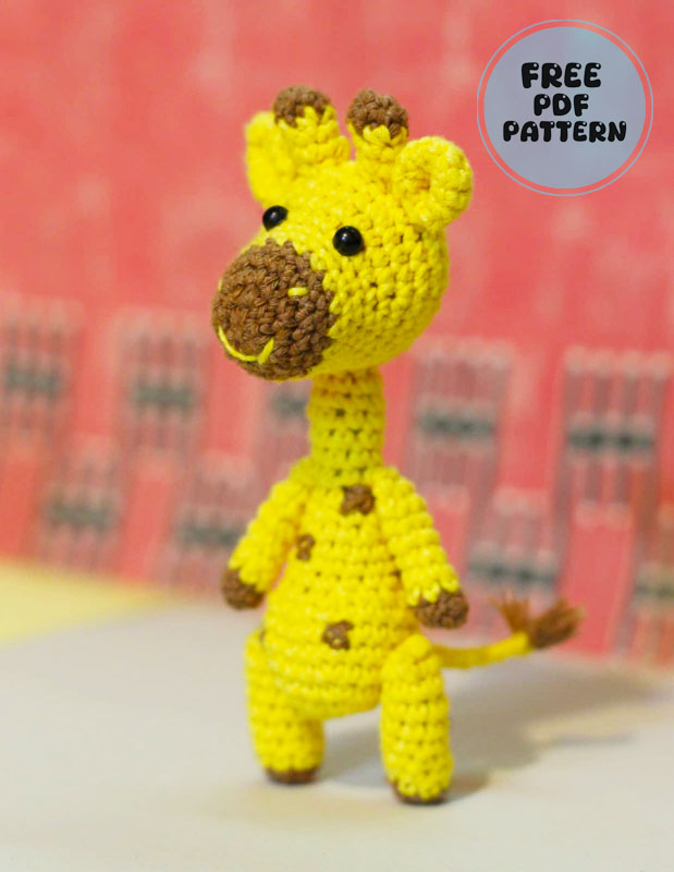 Little Giraffe Sammy Free PDF Crochet Pattern (1)