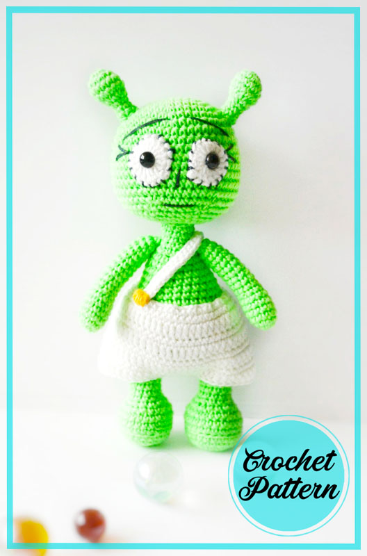Alien Savely Amigurumi Crochet Pattern