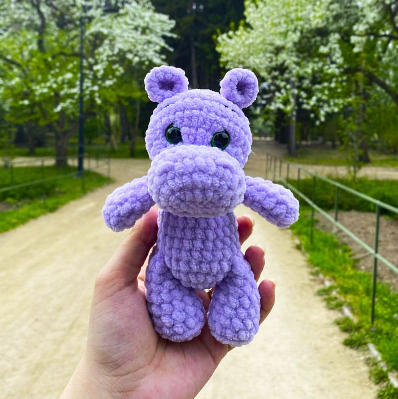 Easy Velvet Hippo Crochet Amigurumi Pattern (1)