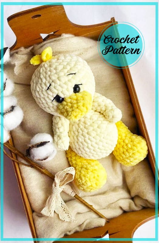 Plush Baby Duck Amigurumi Crochet Pattern (1)
