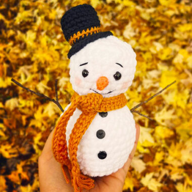 Plush Little Snowman Crochet PDF Free Pattern (1)