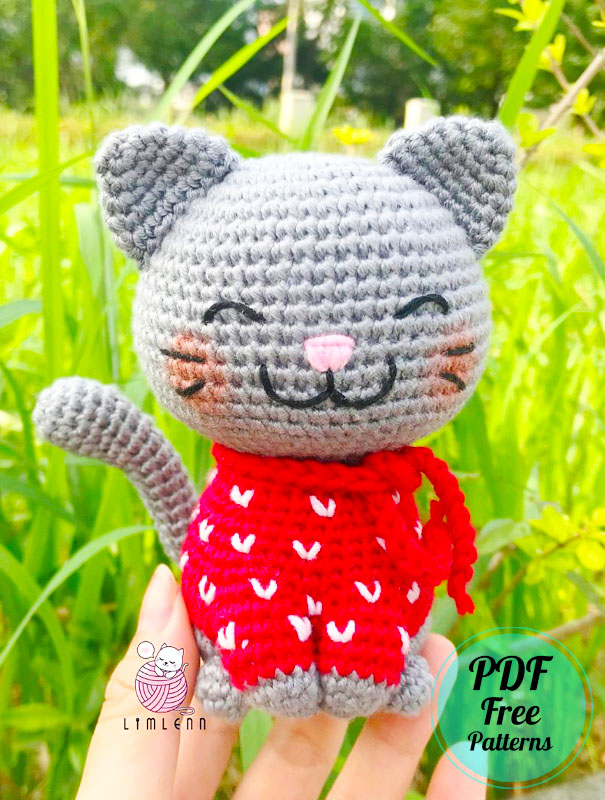 Crochet Christmas Cats PDF Amigurumi Free Pattern