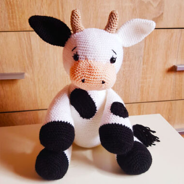 Big Cute Crochet Cow Free PDF Amigurumi Pattern (1)