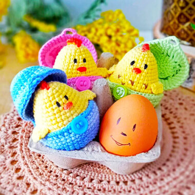 Chicken in a Shell for Easter Free Amigurumi Pattern (2)