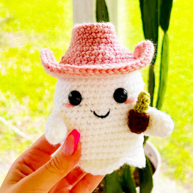 Ghost with Cowboy Hat Free Amigurumi Pattern (1)