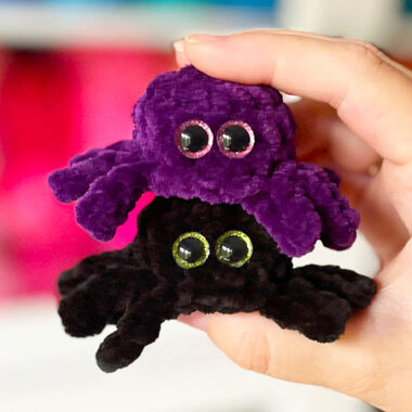 Squishy Baby Spider for Halloween Crochet Pattern (1)