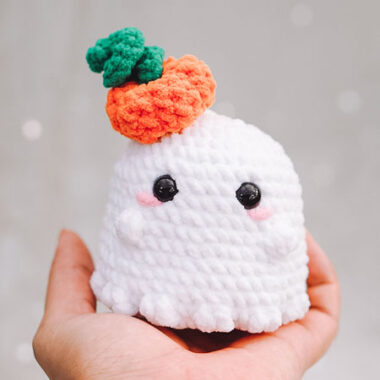 Fear me Ghost with Pumpkin Hat Free PDF Pattern (2)