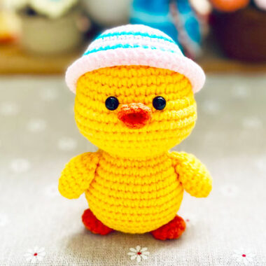 Little Duck with Hat Crochet Free Pattern (1)