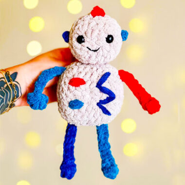 Reggie Robot Crochet Doll Free Pattern (1)