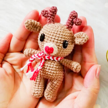 Christmas Deer with Scarf Crochet PDF Pattern (2)