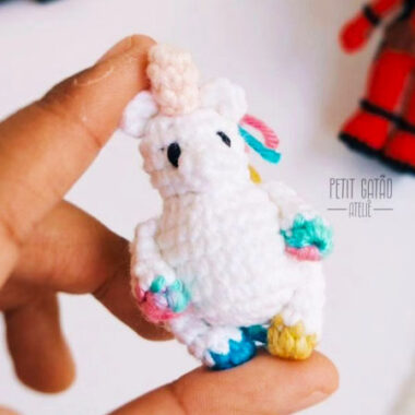 Little Unicorn Keychain Free Amigurumi Pattern (1)