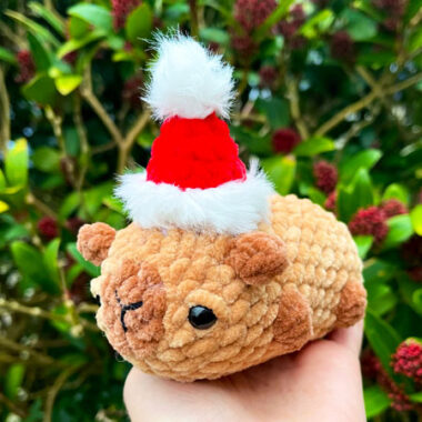Crochet Plush Capybara with Christmas Hat PDF Pattern (1)
