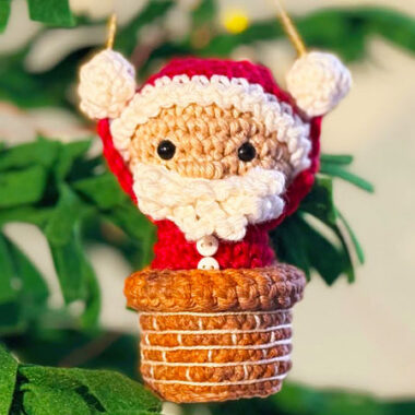 Santa Claus in the Chimney Christmas Crochet PDF Pattern (1)