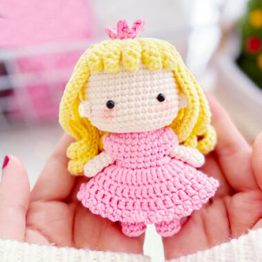Aurora Sleeping Beauty Crochet Doll Free Pattern (1)