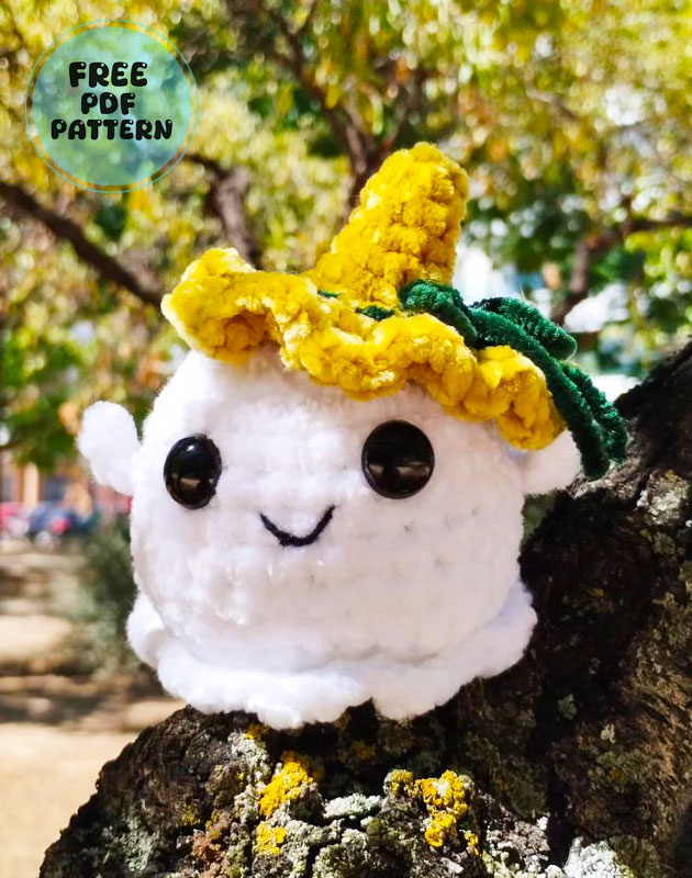Crochet Ghost in Witch Hat Free PDF Pattern