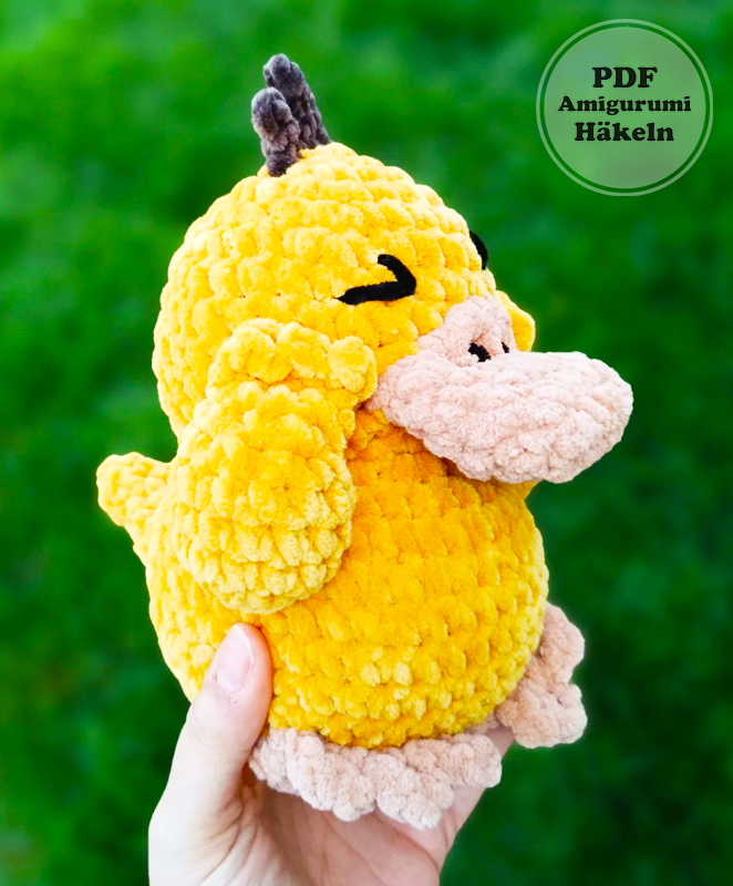 Plush Crochet Psyduck Free Pattern (2)